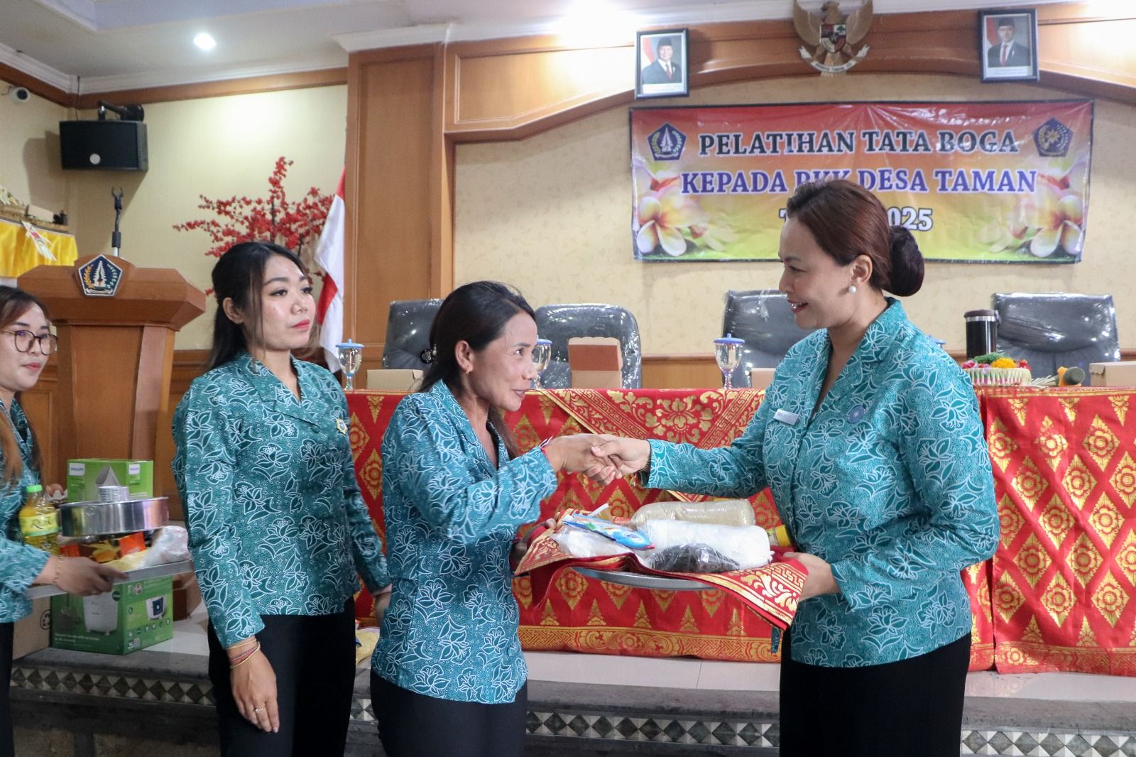 Pelatihan Pembuatan Kue Buka Peluang Usaha di Badung